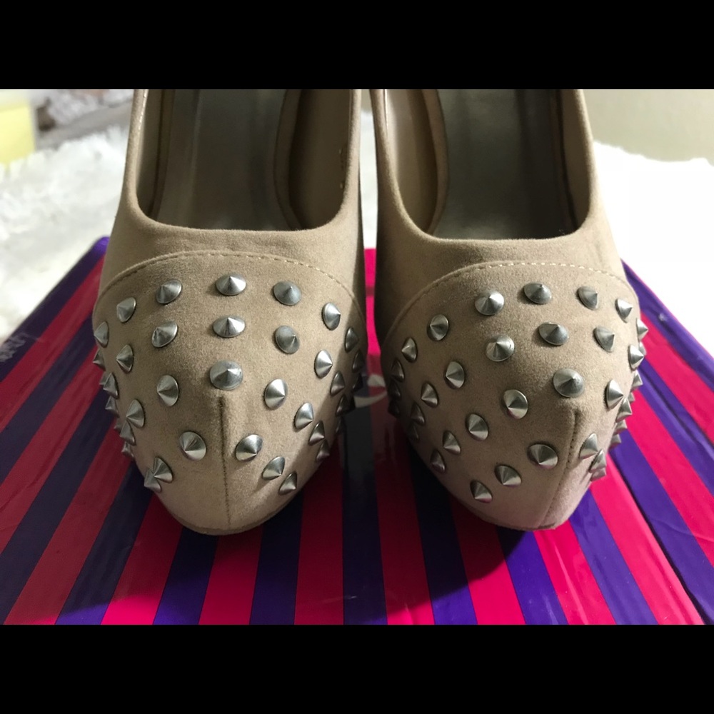 Yoki Beige Semi Pointed Toe Studded Platform Heels - Picture 2 of 6